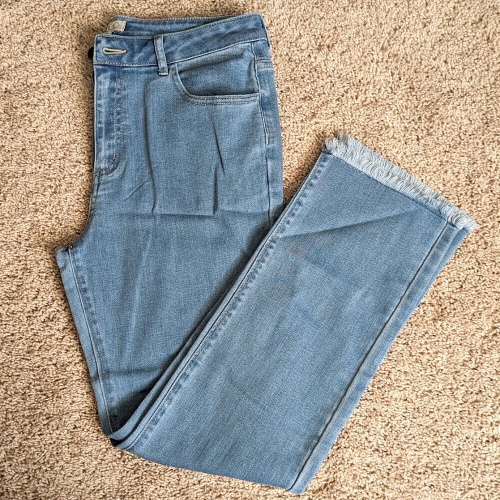 LOGO Lori Goldstein Light Wash Distressed Mid-Rise Frayed Ankle Jeans Sz 8